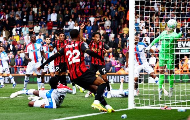 Evanilson of AFC Bournemouth has a shot before Jefferson Lerma of Crystal Palace scores an own goal to make the score 1-0 AFC Bournemouth v Crystal Palace, Premier League, Football, Vitality Stadium, Bournemouth , UK - 03 May 2026Bournemouth Vitality Stadium United Kingdom EDITORIAL USE ONLY No use with unauthorised audio, video, data, fixture lists, club league logos or live services. Online in-match use limited to 120 images, no video emulation. No use in betting, games or single club league player publications. Copyright: xJamesxMarsh Shutterstockx 16854586ac