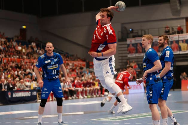 Handball 1. Handball-Bundesliga, Daikin HBL 2025 2026 - Handball Verein Hamburg (HSVH) vs. TVB Stuttgart Andreas Magaard (Hamburg) kommt frei zum Torwurf . Sporthalle Hamburg Hamburg Foto: Frank Schoof
