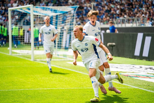 03.05.2026, xdaymx, Fussball 2.Bundesliga, Karlsruher SC - SV Darmstadt 98 Torjubel von Isac Lidberg (SV Darmstadt 98) vor den Fans zum 1:1 Ausgleich (DFL DFB REGULATIONS PROHIBIT ANY USE OF PHOTOGRAPHS as IMAGE SEQUENCES and or QUASI-VIDEO) Karlsruhe