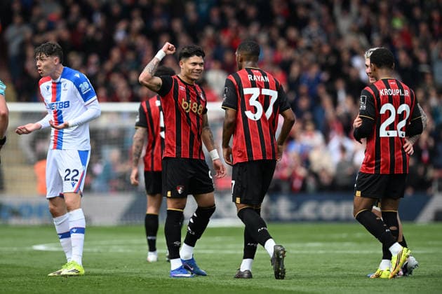 Bournemouth v Crystal Palace, Premier League Goal 1-0 - Evanilson (9) of AFC Bournemouth celebrates scoring the opening goal during the Premier League match between Bournemouth and Crystal Palace at the Vitality Stadium, Bournemouth, UK on 3 May 2026. Bournemouth Vitality Stadium Dorset UK Editorial use only DataCo restrictions apply See www.football-dataco.com , Copyright: xGrahamxHuntx PSI-24199-0039