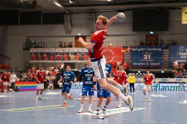 Handball 1. Handball-Bundesliga, Daikin HBL 2025 2026 - Handball Verein Hamburg (HSVH) vs. TVB Stuttgart Einar Olafsson (Hamburg) wirft aufs Tor . Sporthalle Hamburg Hamburg Foto: Frank Schoof