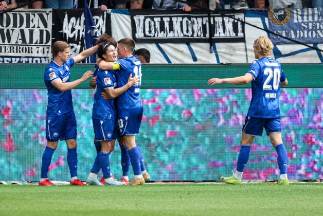 Deutschland: Karlsruher SC vs. SV Darmstadt 98, 32. Spieltag, 2. Bundesliga, Saison 2025 26, BBBank Wildpark (Karlsruhe): Jubel nach Tor von Shio Fukuda, (Karlsruher SC, 13) Karlsruhe BBBank Wildpark Baden-Württemberg Deutschland