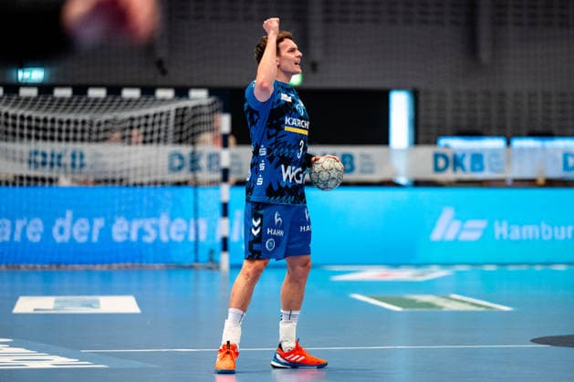 03.05.2026, xdobgx, Handball Daikin HBL, Handball Verein Hamburg HSV - TVB Stuttgart v.l. Max Häfner (TVB Stuttgart, 3) gibt Anweisungen, gestikuliert mit den Armen, gesticulate, gives instructions Hamburg