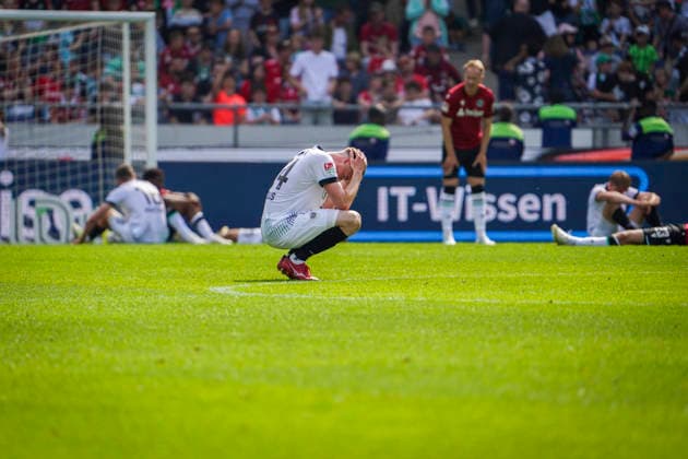 Deutschland: Fussball 2.Bundesliga 2025 2026, 32. Spieltag - Hannover 96 vs Preußen Münster - Heinz von Heiden Arena Stadion (Hannover): Geste, Gestik, Emotion Niko Koulis (Preußen Münster, 24) Hannover *** Germany Soccer 2 Bundesliga 2025 2026, Matchday 32 Hannover 96 vs Preußen Münster Heinz von Heiden Arena Stadion Hannover Gesture, gesture, emotion Niko Koulis Preußen Münster, 24 Hannover Copyright: xAymanxAlahmedx