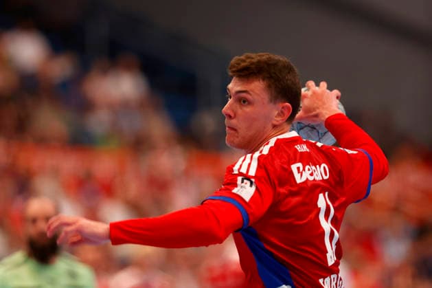 Handball 1. Handball-Bundesliga, Daikin HBL 2025 2026 - Handball Verein Hamburg (HSVH) vs. TVB Stuttgart Nicolaj Jörgensen Joergensen (Hamburg) wirft einen Siebenmeter 7m. Sporthalle Hamburg Hamburg Foto: Frank Schoof