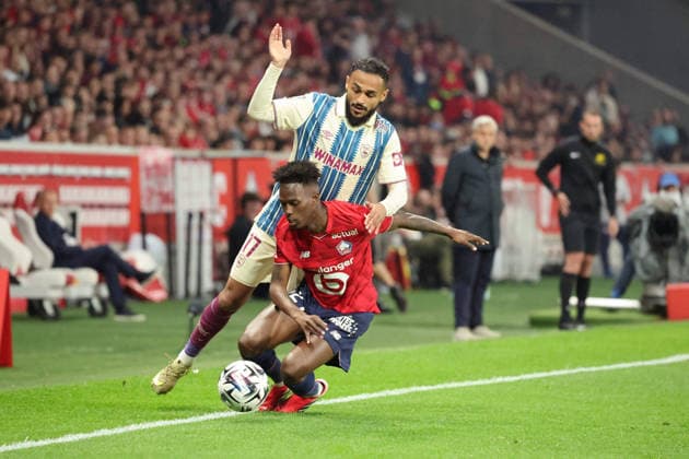FOOTBALL : LOSC Lille vs Le Havre - Ligue 1 J32 - 03 05 2026 FÃ lix CORREIA (LOSC Lille) et Sofiane BOUFAL (Le Havre) lors du match LOSC Lille vs Le Havre, Ligue 1 J32, Decathlon Arena stade Pierre Mauroy, le 3 mai 2026 - photo Laurent Sanson PsnewZ  Copyright: xLaurentxSANSONx xPsnewZx