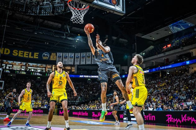 Basketball Berlin 03.05.2026 Saison 2025 2026 EasyCredit BBL 1. Bundesliga Männer, Herren Alba Berlin - NINERS Chemnitz Brevin Pritzl (Crailsheim, No.00)