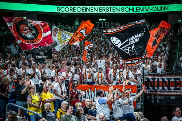 Basketball Berlin 03.05.2026 Saison 2025 2026 EasyCredit BBL 1. Bundesliga Männer, Herren Alba Berlin - NINERS Chemnitz Fans Chemnitz