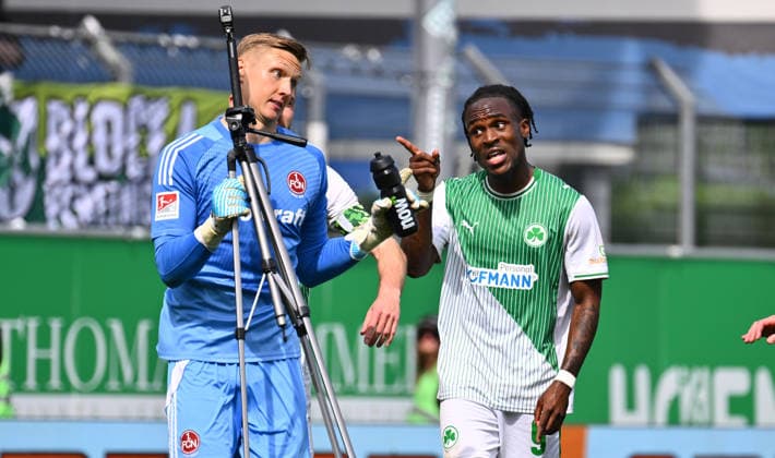03.05.2026 - Fussball - Saison 2025 2026 - 2. Fussball - Bundesliga - Derby Frankenderby - 32. Spieltag: SpVgg Greuther Fürth ( Kleeblatt ) - 1. FC Nürnberg FCN ( Club ) - Sportfoto Zink - xwoxzix - DFL regulations prohibit any use of photographs as image sequences and or quasi-video - only for editorial use - Jan Reichert (1, 1. FC Nürnberg FCN ) Noel Futkeu (9, SpVgg Greuther Fürth ) nach Spielende