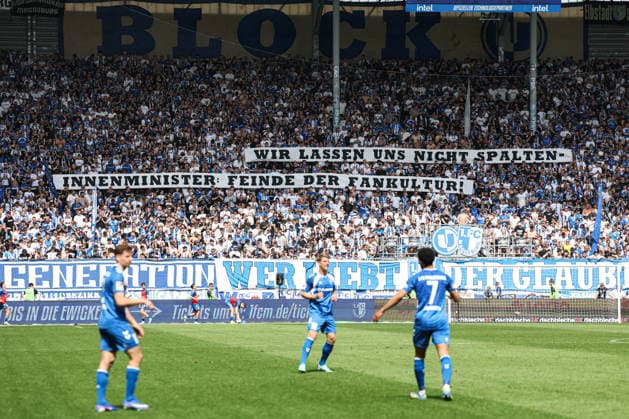Spruchband im Fanblock vom 1. FC Magdeburg gegen die Innenminister - 2. Fußball Bundesliga Saison 2025-2026 Punktspiel 1. FC Magdeburg vs. Hertha BSC Berlin in der Avnet Arena in Magdeburg - Fußball,Mann,Männer,Deutschland,03.05.2026