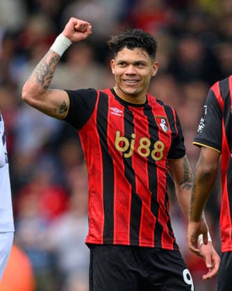 03 May 2026 - AFC Bournemouth v Crystal Palace - Premier League - Vitality Stadium. AFC Bournemouth v Crystal Palace - Premier League - Vitality Stadium. Evanilson celebrates scoring Bournemouth s first goal. Picture : Mark Pain BOURNEMOUTH England  Copyright: xMarkxPainx