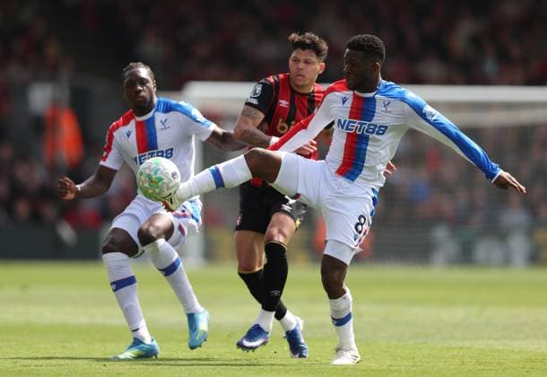 Premier League - AFC Bournemouth v Crystal Palace BOURNEMOUTH, ENGLAND, MAY 03: Jefferson Lerma of Crystal Palace battles for the ball with Evanilson of AFC Bournemouth during the Premier League match between AFC Bournemouth v Crystal Palace at Vitality Stadium, Bournemouth, England, on May 3. (Photo by Daniel Weir) Bournemouth Vitality Stadium England Copyright: xDanielxWeir SportsxPressxPhotox Sportspressphoto_SPR140745