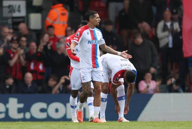 Premier League - AFC Bournemouth v Crystal Palace BOURNEMOUTH, ENGLAND, MAY 03: Daniel Munoz of Crystal Palace looks disappointed & dejected during the Premier League match between AFC Bournemouth v Crystal Palace at Vitality Stadium, Bournemouth, England, on May 3. (Photo by Daniel Weir) Bournemouth Vitality Stadium England Copyright: xDanielxWeir SportsxPressxPhotox Sportspressphoto_SPR140763
