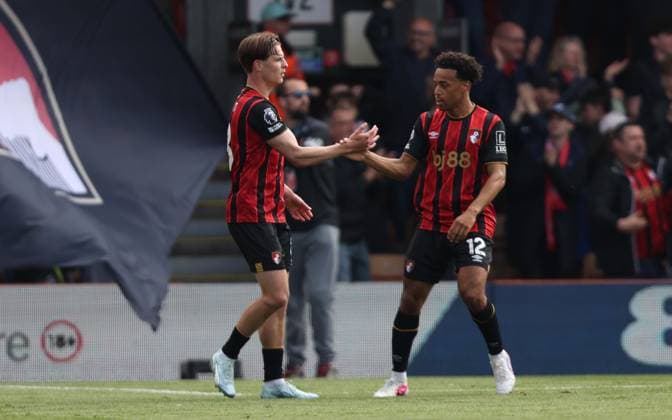 Premier League - AFC Bournemouth v Crystal Palace BOURNEMOUTH, ENGLAND, MAY 03: GOAL 1-0, Alex Scott & Tyler Adams of AFC Bournemouth goal celebration after an own goal scored by Jefferson Lerma of Crystal Palace during the Premier League match between AFC Bournemouth v Crystal Palace at Vitality Stadium, Bournemouth, England, on May 3. (Photo by Daniel Weir) Bournemouth Vitality Stadium England Copyright: xDanielxWeir SportsxPressxPhotox Sportspressphoto_SPR140765