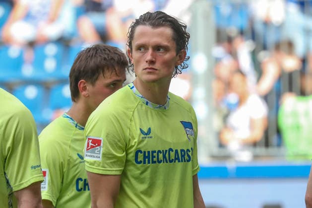 03.05.2026, xgox, Fussball - 2.Bundesliga 1.FC Magdeburg - Hertha BSC Berlin emspor, v.l. Fabian Reese (Hertha, 11) enttaeuscht, schaut enttaeuscht, niedergeschlagen, disappointed (DFL DFB REGULATIONS PROHIBIT ANY USE OF PHOTOGRAPHS as IMAGE SEQUENCES and or QUASI-VIDEO) Magdeburg