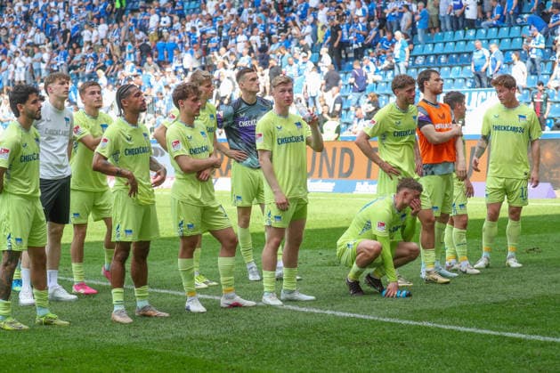 03.05.2026, xgox, Fussball - 2.Bundesliga 1.FC Magdeburg - Hertha BSC Berlin emspor, v.l. Hertha BSC enttaeuscht, schaut enttaeuscht, niedergeschlagen, disappointed (DFL DFB REGULATIONS PROHIBIT ANY USE OF PHOTOGRAPHS as IMAGE SEQUENCES and or QUASI-VIDEO) Magdeburg