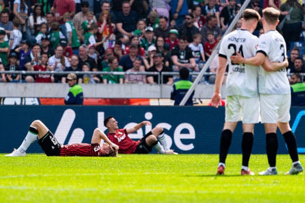 Hannover, Deutschland 03. Mai 2026: 2. BL - 2025 2026 - Sp. 32 - Hannover 96 gegen Preußen Münster Im Bild: v.li. Stefan Teitur Thordarson (HAN), Niko Koulis (PRM) und Paul Jaeckel Jäckel(PRM) sind unzufrieden auf dem Spielfeld. DFL DFB regulations prohibit any use of photographs as image sequences and or quasi-video Heinz von Heiden Arena Niedersachsen