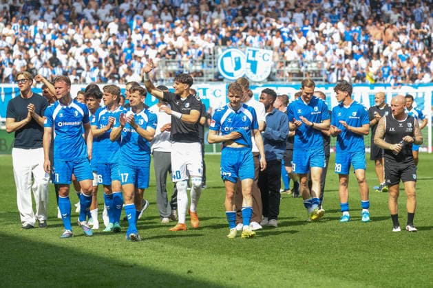 03.05.2026, xgox, Fussball - 2.Bundesliga 1.FC Magdeburg - Hertha BSC Berlin emspor, v.l. Magdeburg Jubel ueber den Sieg, Jubel nach Spielende (DFL DFB REGULATIONS PROHIBIT ANY USE OF PHOTOGRAPHS as IMAGE SEQUENCES and or QUASI-VIDEO) Magdeburg