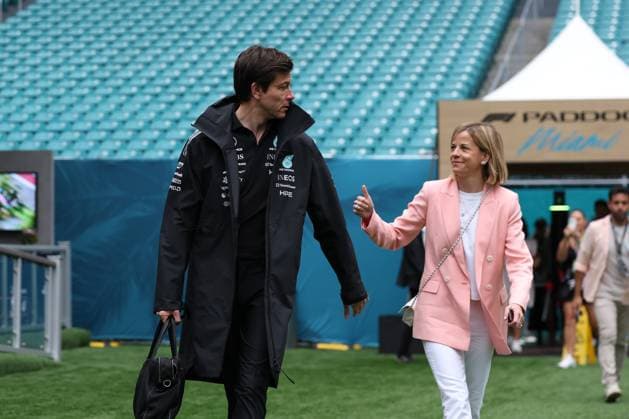 Teamchef Toto Wolff (Mercedes-AMG Petronas) mit seiner Frau Susie, Grosser Preis von Miami, Motorsport, Herren, Formel 1, Rennen, 03.05.2026 Miami Florida USA