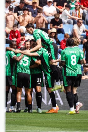 Domenico Berardi (Sassuolo) celebrates after scoring the gol of 1-0 during the italian soccer Serie A match US Sassuolo vs Ac Milan at Mapei Stadium in Reggio Emilia, Italy on May 03, 2026 during US Sassuolo vs AC Milan, Italian soccer Serie A match in Reggio Emilia, Italy, May 03 2026  Copyright: xLucaxDiliberto IPAxSportx xipa-agency.netx xx IPA_74406158 IPA_Agency_IPA74406158