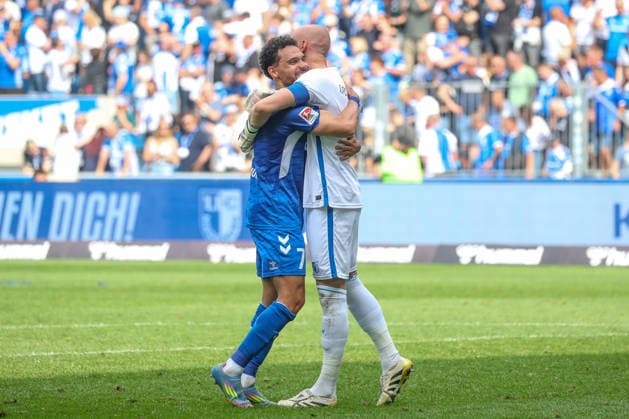 03.05.2026, xgox, Fussball - 2.Bundesliga 1.FC Magdeburg - Hertha BSC Berlin emspor, v.l. Herbert Bockhorn (Magdeburg, 7), Dominik Reimann (Magdeburg, 1) Jubel ueber den Sieg, Jubel nach Spielende (DFL DFB REGULATIONS PROHIBIT ANY USE OF PHOTOGRAPHS as IMAGE SEQUENCES and or QUASI-VIDEO) Magdeburg