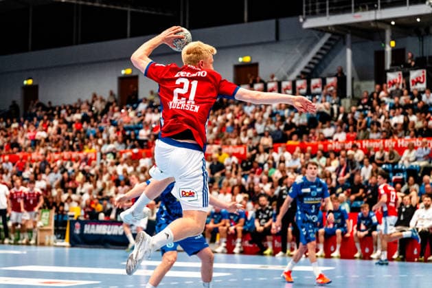 03.05.2026, xdobgx, Handball Daikin HBL, Handball Verein Hamburg HSV - TVB Stuttgart v.l. Frederik Bo Andersen (Handball Sport Verein Hamburg, 21) beim Wurf, in action, throwing Hamburg