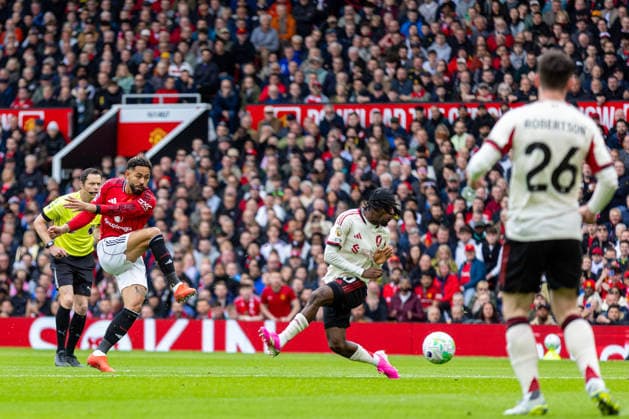 Football - FA Premier League - Manchester United, ManU FC v Liverpool FC MANCHESTER, ENGLAND - Sunday, May 3, 2026: Manchester United s Matheus Cunha scores the first goal during the FA Premier League match between Manchester United FC and Liverpool FC at Old Trafford. (Photo by David Rawcliffe Propaganda) MANCHESTER Old Trafford GREATER MANCHESTER ENGLAND  Copyright: xDavidxRawcliffex P2026-05-03-Man_Utd_Liverpool-35
