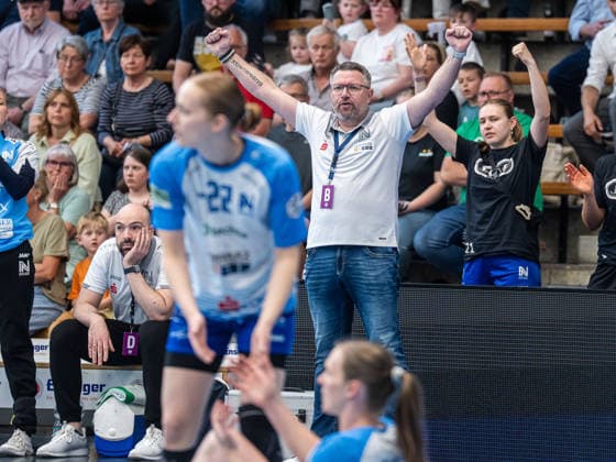 Thomas Zeitz, Cheftrainer Union Neckarsulm) jubelt nach einer gelungenen Aktion seiner Mannschaft, Frisch Auf Goeppingen vs. Sport-Union Neckarsulm, Handball, 1. Bundesliga, Spielzeit 2025 2026, 03.05.2026 Frisch Auf Goeppingen vs. Sport-Union Neckarsulm, Handball, 1. Bundesliga, Spielzeit 2025 2026, 03.05.2026 Goeppingen Copyright: xMichaelxSchmidt Eibner-Pressefotx EP_MST