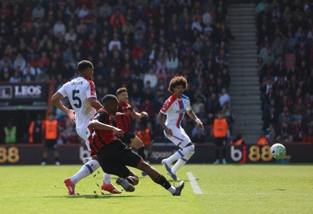 Premier League - AFC Bournemouth v Crystal Palace BOURNEMOUTH, ENGLAND, MAY 03: GOAL 3-0, Rayan of AFC Bournemouth scores goal to put AFC Bournemouth 3-0 ahead during the Premier League match between AFC Bournemouth v Crystal Palace at Vitality Stadium, Bournemouth, England, on May 3. (Photo by Daniel Weir) Bournemouth Vitality Stadium England Copyright: xDanielxWeir SportsxPressxPhotox Sportspressphoto_SPR140869