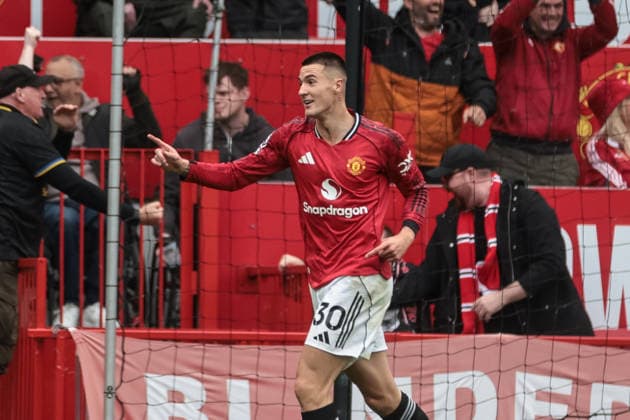 Premier League: Manchester United, ManU v Liverpool Benjamin Sesko of Manchester United celebrates his goal to make it 2-0 during the Premier League match Manchester United vs Liverpool at Old Trafford, Manchester, United Kingdom on 03 May 2026 (Photo by Mark Cosgrove News Images) Manchester Old Trafford Greater Manchester United Kingdom Copyright: xMarkxCosgrove NewsxImagesx