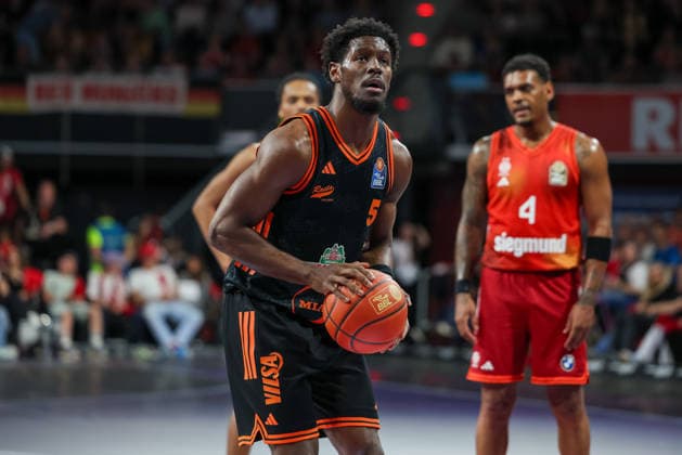 TJ Bamba (RASTA Vechta, 05) beim Freiwurf, GER, FC Bayern Basketball vs. Rasta Vechta, Basketball, easycredit Basketball Bundesliga, 32. Spieltag, Saison 2025 2026, 03.05.2026, GER, FC Bayern Basketball vs. Rasta Vechta, Basketball, easycredit Basketball Bundesliga, 32. Spieltag, Saison 2025 2026, 03.05.2026 Muenchen Copyright: xEibner-Pressefoto JennixMaulx EP_JML