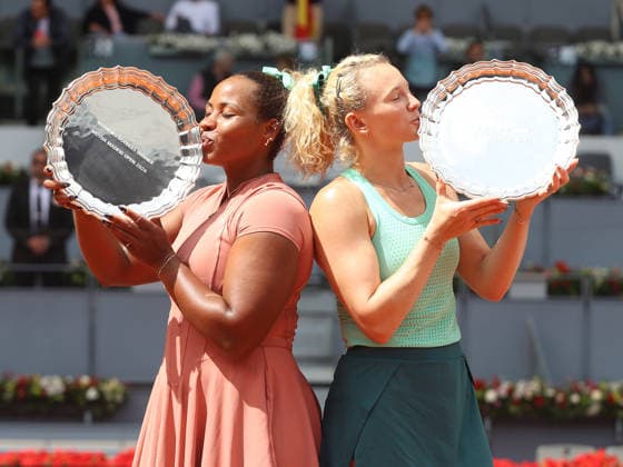Alberto Simon Taylor Townsend and Katerina Siniakova pose with the winners trophies, during the trophy presentation ceremony of the women doubles final of the Mutua Madrid Open tennis tournament at the Caja Magica, in Madrid on May 3, 2026. Copyright: xALBERTOxSIMONx AgenciaxLOFx