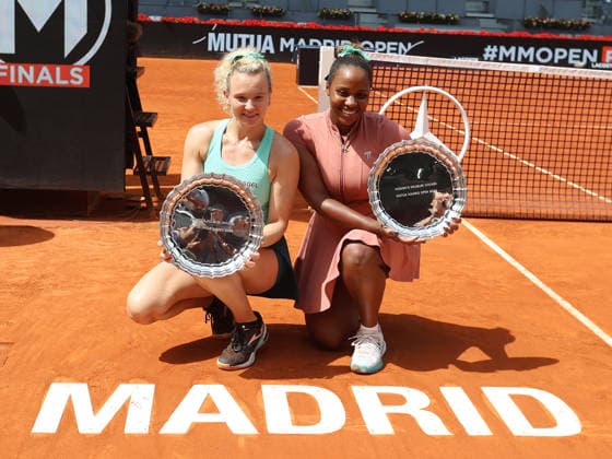 Alberto Simon Taylor Townsend and Katerina Siniakova pose with the winners trophies, during the trophy presentation ceremony of the women doubles final of the Mutua Madrid Open tennis tournament at the Caja Magica, in Madrid on May 3, 2026. Copyright: xALBERTOxSIMONx AgenciaxLOFx