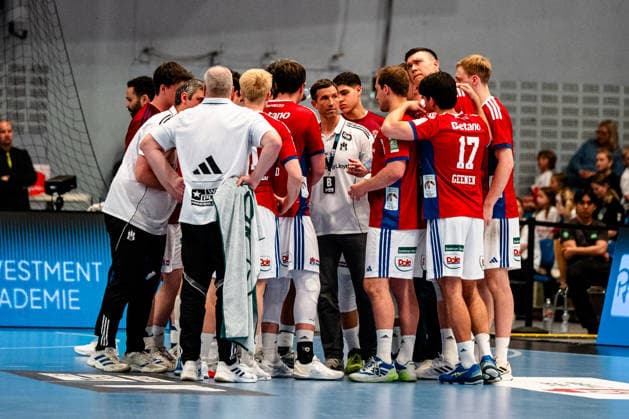 03.05.2026, xdobgx, Handball Daikin HBL, Handball Verein Hamburg HSV - TVB Stuttgart v.l. Torsten Jansen (Handball Sport Verein Hamburg, Head Coach) Time Out Hamburg