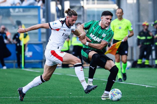 CALCIO - Serie A - US Sassuolo vs AC Milan Cristian Volpato (Sassuolo) and Adrien Rabiot (Milan) during the italian soccer Serie A match US Sassuolo vs Ac Milan at Mapei Stadium in Reggio Emilia, Italy on May 03, 2026 during US Sassuolo vs AC Milan, Italian soccer Serie A match in Reggio Emilia, Italy, May 03 2026 Reggio Emilia Italy  Copyright: xIPAxSport ABACAx
