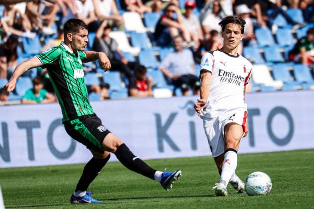 CALCIO - Serie A - US Sassuolo vs AC Milan Samuele Ricci (Milan) and Luca LPhoto by IPA ABACAPRESS.COMni (Sassuolo) during the italian soccer Serie A match US Sassuolo vs Ac Milan at Mapei Stadium in Reggio Emilia, Italy on May 03, 2026 during US Sassuolo vs AC Milan, Italian soccer Serie A match in Reggio Emilia, Italy, May 03 2026 Reggio Emilia Italy  Copyright: xIPAxSport ABACAx