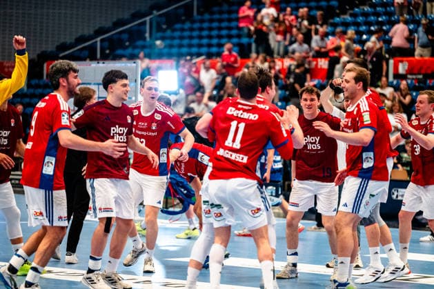 03.05.2026, xdobgx, Handball Daikin HBL, Handball Verein Hamburg HSV - TVB Stuttgart v.l. Handball Sport Verein Hamburg, Jubel ueber den Sieg, Jubel nach Spielende Hamburg