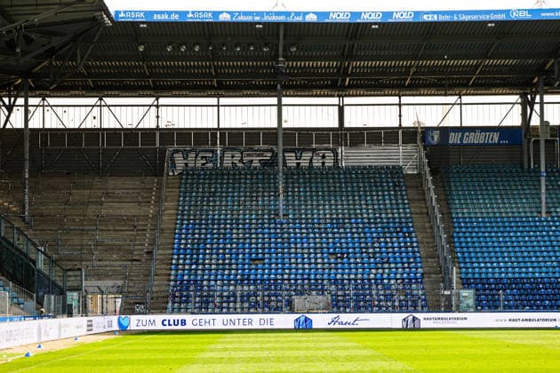 Die Fans von Hertha BSC Berlin hinterlassen im Gästeblock ein grosses Graffiti in Form eines Schriftzug Hertha - 2. Fußball Bundesliga Saison 2025-2026 Punktspiel 1. FC Magdeburg vs. Hertha BSC Berlin in der Avnet Arena in Magdeburg - Fußball,Mann,Männer,Deutschland,03.05.2026