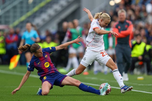 BARCELONA, SPAIN, MAY 3: Pernille Harder (21 Bayern Munich) receives pressure from Irene Paredes (2 FC Barcelona, Barca during the UEFA Womens Champions League match between FC Barcelona and Bayern Munich at Spotify Camp Nou on May 3rd, 2026 in Barcelona, Spain (Photo by Alexander Canillas Sports Press Photo) Copyright: xAlexanderxCanillas SPPx Sportspressphoto_SPR140928