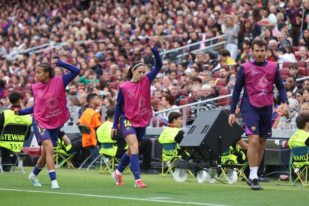 BARCELONA, SPAIN, MAY 3: Aitana Bonmati (14 FC Barcelona, Barca and Vicky Lopez (19 FC Barcelona) warm up during the UEFA Womens Champions League match between FC Barcelona and Bayern Munich at Spotify Camp Nou on May 3rd, 2026 in Barcelona, Spain (Photo by Alexander Canillas Sports Press Photo) Copyright: xAlexanderxCanillas SPPx Sportspressphoto_SPR140929