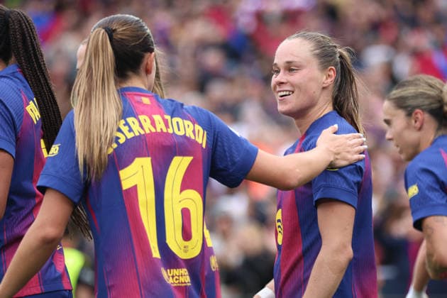 BARCELONA, SPAIN, MAY 3: Ewa Pajor (17 FC Barcelona, Barca celebrates with Clara Serrajordi (16 FC Barcelona) after scoring during the UEFA Womens Champions League match between FC Barcelona and Bayern Munich at Spotify Camp Nou on May 3rd, 2026 in Barcelona, Spain (Photo by Alexander Canillas Sports Press Photo) Copyright: xAlexanderxCanillas SPPx Sportspressphoto_SPR140931