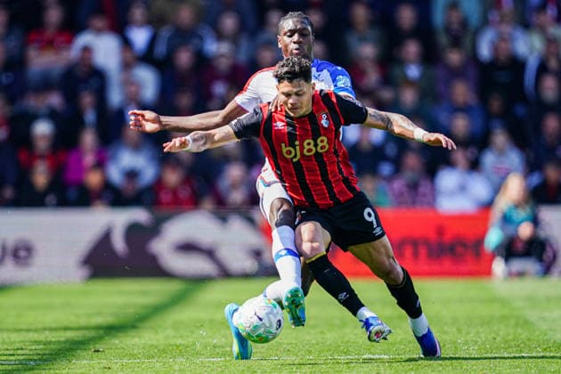 3rd May 2026, Bournemouth, Dorset, England; Premier League Football, AFC Bournemouth versus Crystal Palace; Jaydee Canvot of Crystal Palace battles for the ball with Evanilson of Bournemouth KamilxKrella