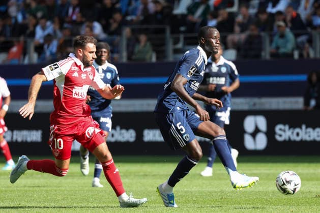 FOOTBALL : Paris FC Vs Brest - Ligue 1 - 03 05 2026 Moustapha Mbow (Paris FC) Vs Romain Del Castillo (Brest) ParisFrance  Copyright: xMichaelxBaucherx