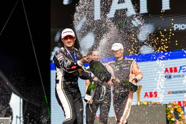 Mitch Evans, Sieger Formel E Rennen 8 (Jaguar TCS Racing, Neuseeland, 9) DEU, Formel E Weltmeisterschaft, Berlin E-Prix Rennen 8, Berlin Tempelhofer Feld, Saison 2025 2026, 03.05.2026 DEU, Formel E Weltmeisterschaft, Berlin E-Prix Rennen 8, Berlin Tempelhofer Feld, Saison 2025 2026, 03.05.2026 Berlin *** Mitch Evans, Winner Formula E Race 8 Jaguar TCS Racing, New Zealand, 9 DEU, Formula E World Championship, Berlin E Prix Race 8, Berlin Tempelhofer Feld, 2025 2026 season, 03 05 2026 DEU, Formula E World Championship, Berlin E Prix Race 8, Berlin Tempelhofer Feld, 2025 2026 season, 03 05 2026 Berlin Copyright: xEibner-Pressefoto MarcelxFischerx EP_MFI
