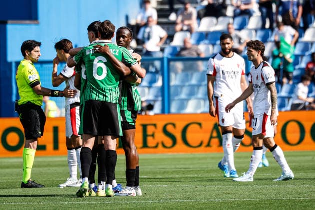 Sassuolo celebrates the victory during the italian soccer Serie A match US Sassuolo vs Ac Milan at Mapei Stadium in Reggio Emilia, Italy on May 03, 2026 during US Sassuolo vs AC Milan, Italian soccer Serie A match in Reggio Emilia, Italy, May 03 2026  Copyright: xLucaxDiliberto IPAxSportx xipa-agency.netx xx IPA_74407709 IPA_Agency_IPA74407709