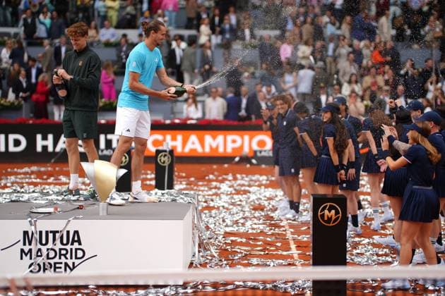Alexander Zverev, of Germany to Jannik Sinner, of Italy, during their men s singles tennis final match at the Madrid Open tennis tournament in Madrid, Spain, Sunday, May 3, 2026 Cordon Press 