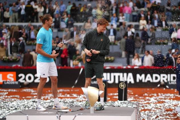 Alexander Zverev, of Germany to Jannik Sinner, of Italy, during their men s singles tennis final match at the Madrid Open tennis tournament in Madrid, Spain, Sunday, May 3, 2026 Cordon Press 