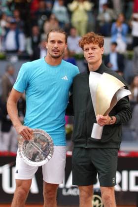 Alexander Zverev, of Germany to Jannik Sinner, of Italy, during their men s singles tennis final match at the Madrid Open tennis tournament in Madrid, Spain, Sunday, May 3, 2026 Cordon Press 