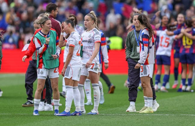 ESP, Barcelona, FC Barcelona, Barca vs FC Bayern München, Women s Champions League, Fussball, UEFA, Spielzeit 2025 2026, Camp Nou, Halbfinale, Rückspiel im Bild: Trauer und Frust, Emotionen nach der Niederlage bei den FC Bayern Frauen, Giulia Gwinn (Bayern München 7) DFB DFL REGULATIONS PROHIBIT ANY USE OF PHOTOGRAPHS AS IMAGE SEQUENCES AND OR QUASI-VIDEO, 03.05.2026 Copyright: HMBxMedia HendrikxHamelau
