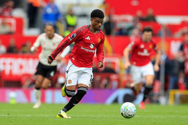 Manchester United, ManU v Liverpool, Premier League Amad Diallo (16) of Manchester United runs with the ball during the Premier League match between Manchester United and Liverpool at Old Trafford, Manchester, UK on 3 May 2026. Manchester Old Trafford Greater Manchester UK Editorial use only DataCo restrictions apply See www.football-dataco.com , Copyright: xConorxMolloyx PSI-24192-0097